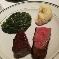 ウルフギャング・ステーキハウス 福岡店 - レアがベストな焼き加減