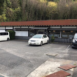 蒼乃樹 - 専用駐車場は見ての通りな台数かなあ？