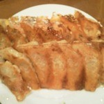 パリパリ餃子は黒酢でどうぞ