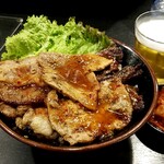 焼肉丼　たどん - スペシャル丼：950円