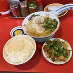 大栄ラーメン - ラーメン・めし・ホルモンセット(^з^)-☆