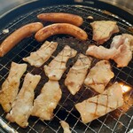 焼肉じゅうじゅうカルビ - 豚カルビ・ウィンナー・鶏もも
