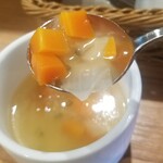 麻布笄軒 - ポークカツカレーに付いている　スープ