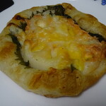 BOULANGERIE PANJA - レンコン大葉明太子ソース