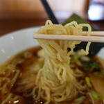 灯台ラーメン - 麺リフト