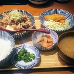 肉豆冨とレモンサワー 大衆食堂 安べゑ - 肉豆腐定食 白699円