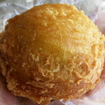 ヤオコーピノ - 料理写真:カリカリ カレーパン・・・小振りながら外皮がパッリパリ!