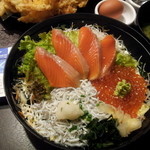 とびっちょ - 釜揚げしらすシャケいくらの親子丼