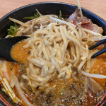 美杏 - チーズ坦々麺(880円)、麺にチーズが絡みます