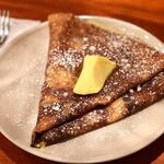 ポポット - ・クレープ：プラムクリーム 972円