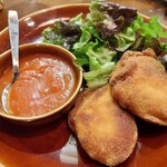 LANBRoA - ⚫鶏ムネ肉ベシャメルフライ  トマトソース添え