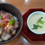 無添くら寿司 - 海鮮丼(茶碗蒸し)￥500