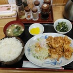 中華飯店 ごくう - 本日のサービス品油淋鶏定食ご飯大盛り