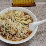 中華麺店 喜楽 - 上空から　もやしワンタン麺ねぎ大