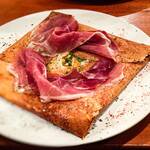 ポポット - ・ガレット：トマト、チーズ、生ハム、卵