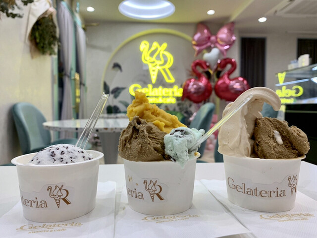 ジェラテリア アール スイーツ カフェ Gelateria R Sweets Cafe 御陵前 アイスクリーム 食べログ