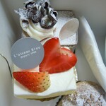 ロワゾー・ブルー - お土産にもらったケーキ