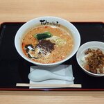 Hana Sanshou - 担担麺と炙りチャーシューご飯