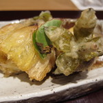 神保町 傳 - 芝海老の謎の野菜花包み揚げ