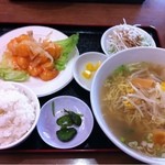 四季紅 - ランチ(スープを塩ラーメンに変更！680円)