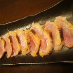 Sumibiizakayadhiraizu - 当店イチオシ！程よい歯ごたえがクセになる地鶏のタタキ。