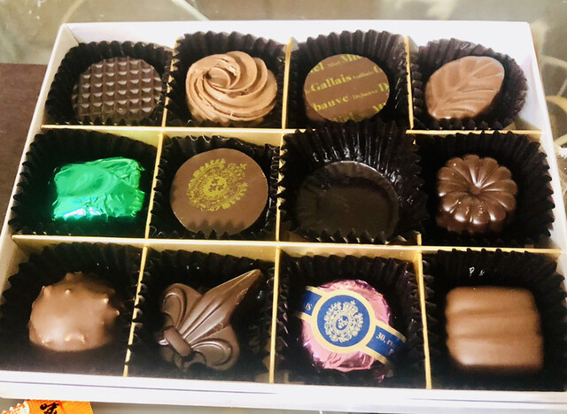 ドゥボーヴ エ ガレ 日本橋店 Debauve Gallais 三越前 チョコレート 食べログ