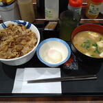 松屋 - ...「牛めし大盛・豚汁半熟玉子S（780円）」、冬場は豚汁が身体に沁みる☆彡