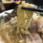 ラーメン さくら - 平打ち麺