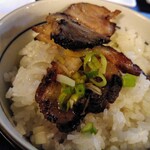 焼肉食堂 リキ太郎 - チャーシューご飯にのせて