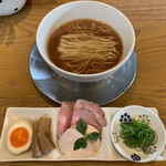 らぁ麺 めん奏心 - 鶏そばclassic   970円