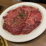 焼肉 鶯谷園 - サシも素晴らしいカルビ