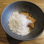hibi - 日々乃地鶏の刺身 お米の塩 ごま油