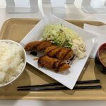 食堂 けやき - A定食・豚肉野菜巻きフライ（小鉢なし・ご飯大盛り無料）　510円