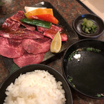 焼肉 牛べぇ - 