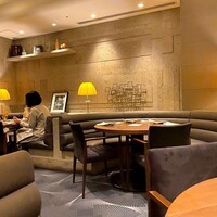 カントニーズ 燕 - 内観