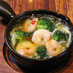 Juicy shrimp and broccoli Ajillo