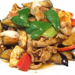 台湾料理 太和菜工坊 - 【写真追加】豚ホルモンとなすの醤油味炒め ※壁の短冊メニュー