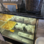 Birds Cafe - 展示櫃