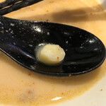 博多辛麺 狛虎 - 料理写真:ニンニクかけらゴロンゴロン