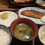 Ichiyaboshi To Kaisendon Dekitateya - 銀鮭定食。