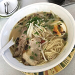 ひまわりラーメン  - 醤油とんこつラーメン
