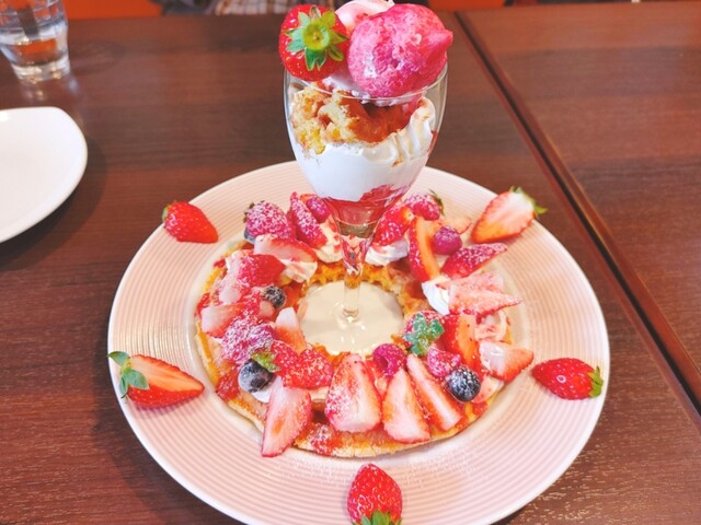 映える苺スイーツ By ケーキボンボン Cafe うーるー カフェ ウールー 長岡市その他 カフェ 食べログ