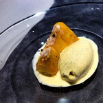 コミナセマコ - ・パイナップルソテーとタヒチバニラアイス  粒マスタードがポイント。 これも美味しかったなー！