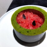 コミナセマコ - ・スイカのグラニテ 枇杷の種の葛 抹茶のサブレ