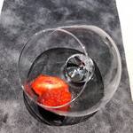 コミナセマコ - いちごの中心。 吹きかけた香りはないしょ。