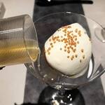 コミナセマコ - アーモンドのリキュールをかけて