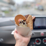 カテリーナ - 料理写真:ジャンドゥーヤのパルフェ。車の中で食べよう♡