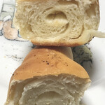 TINY BREAD & CAKE NATURA MARKET - 米粉の塩バターロール　断面
