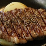 湯の岳庵 - 黒毛和牛ステーキのアップ