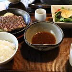 湯の岳庵 - 黒毛和牛ステーキ膳、税別3,300円。